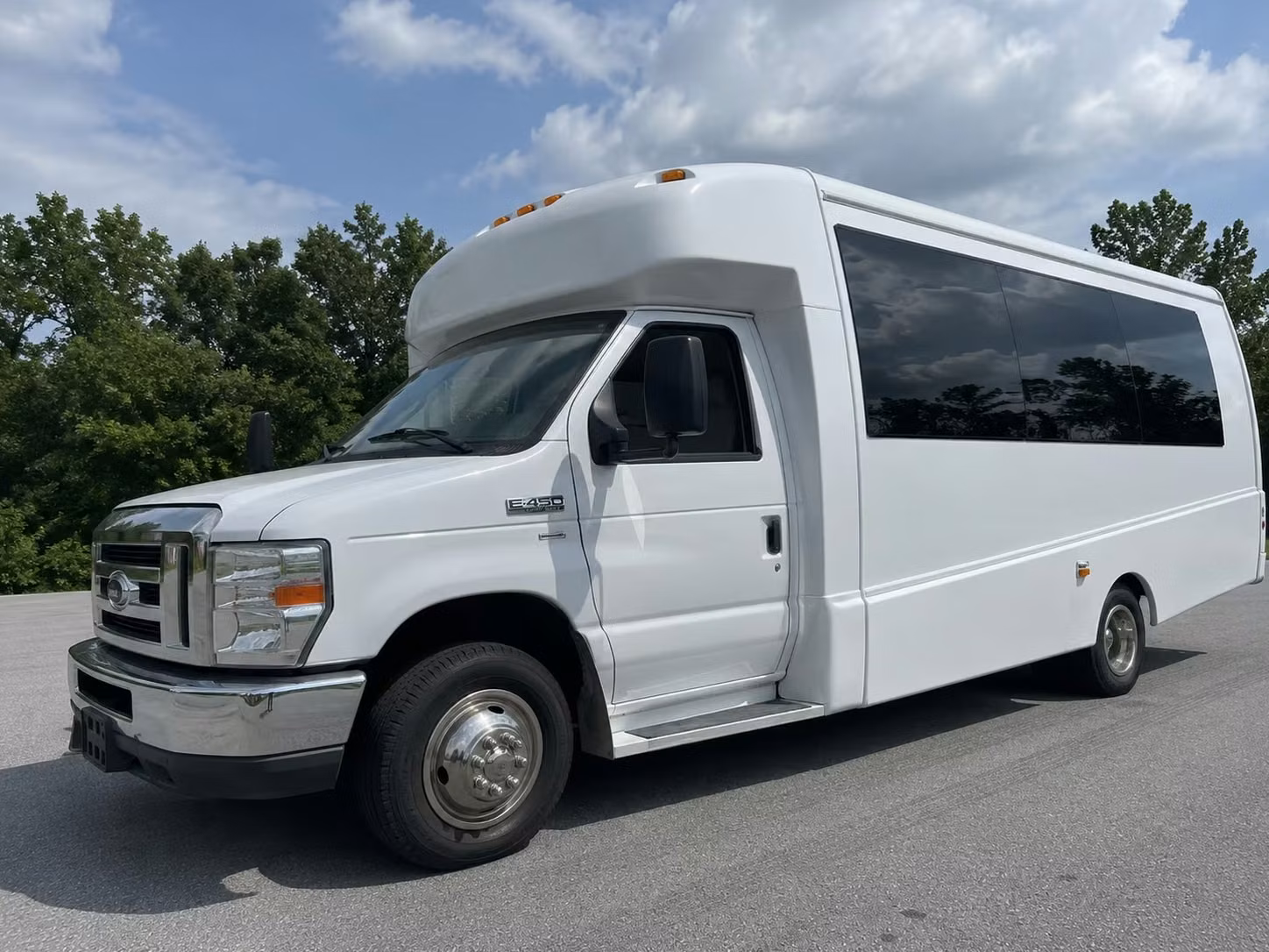 bachelorette party bus rentals for concert nights in honolulu