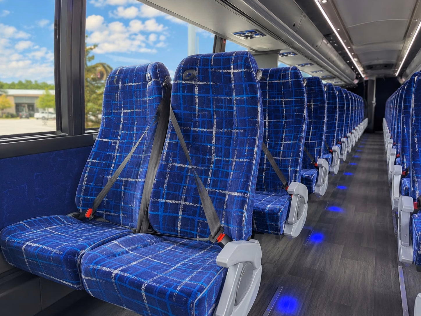 charter buses for zoo aquarium and wildlife field trips in honolulu