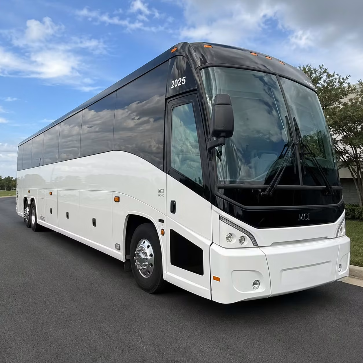 corporate airport shuttle services to and from daniel k inouye international airport