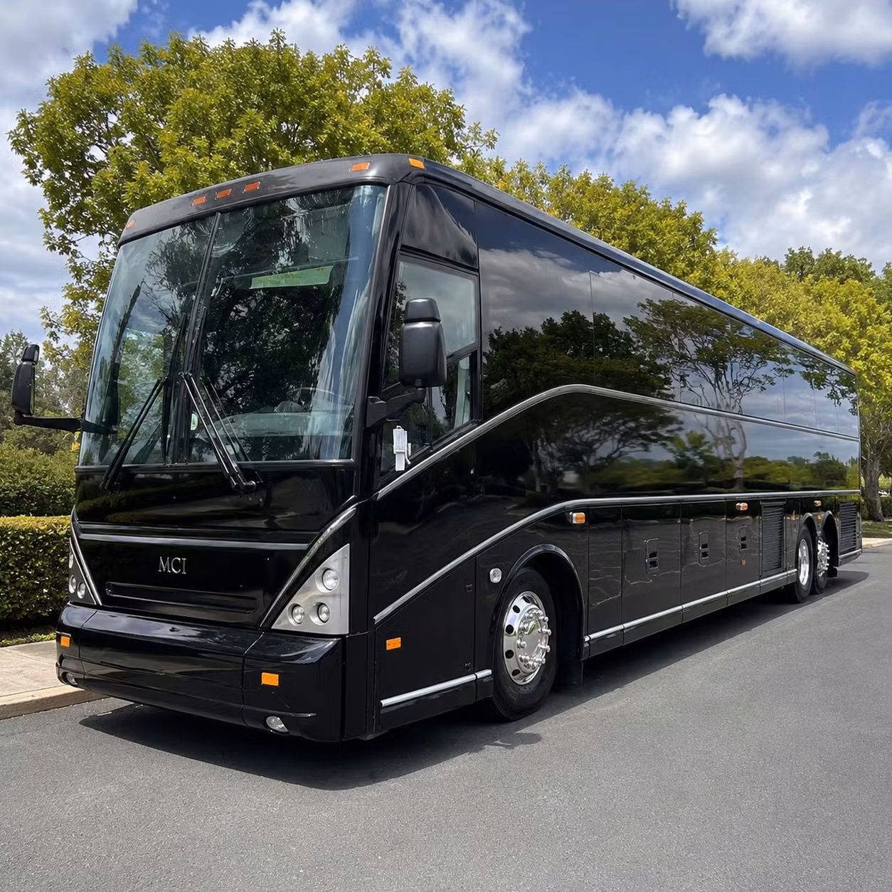 employee shuttle services for honolulu s growing business districts
