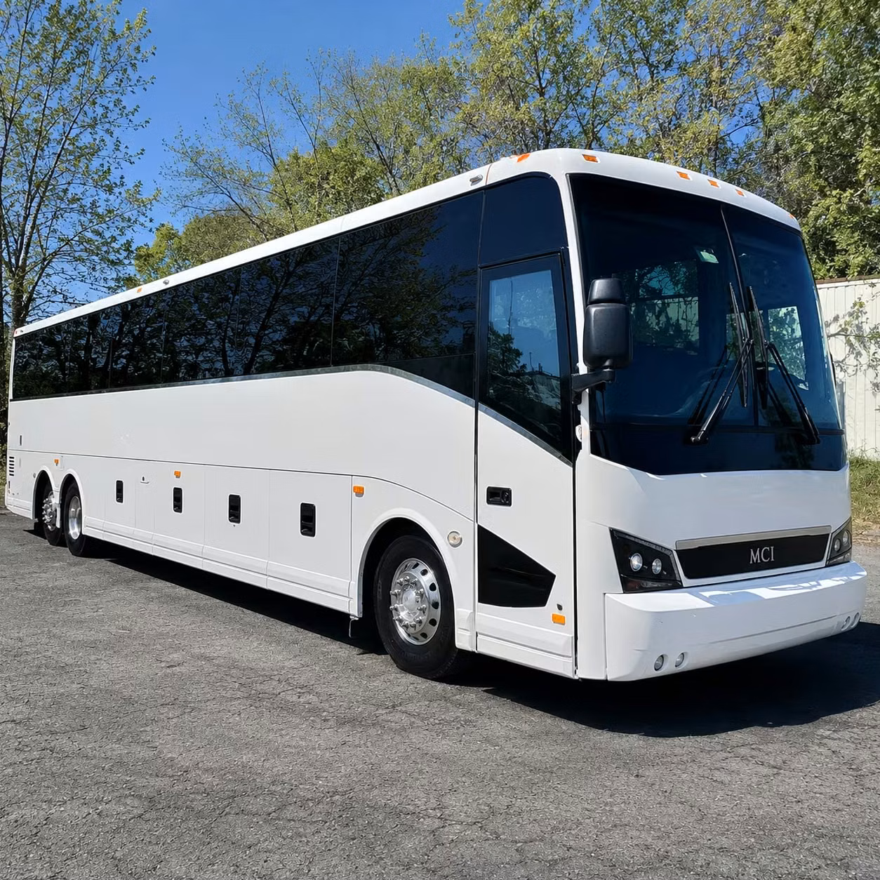 private shuttle buses for corporate concert outings and company events in honolulu